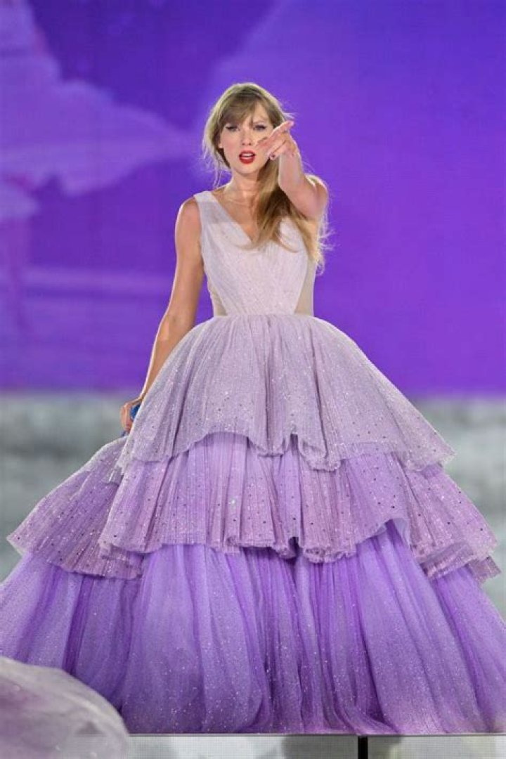 Where does kirsty get her dresses from?