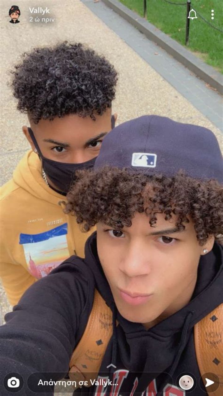 Where does vallyk pena live?