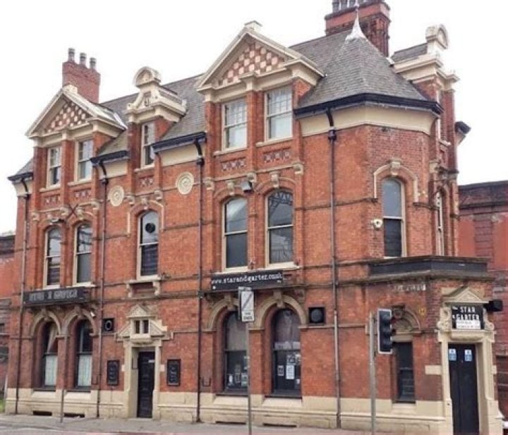 Where is brassic set?