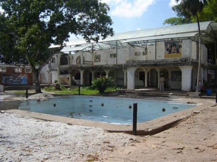 Where is hacienda napoles located?