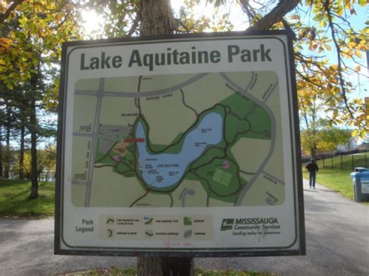 Where is lake aquitaine?