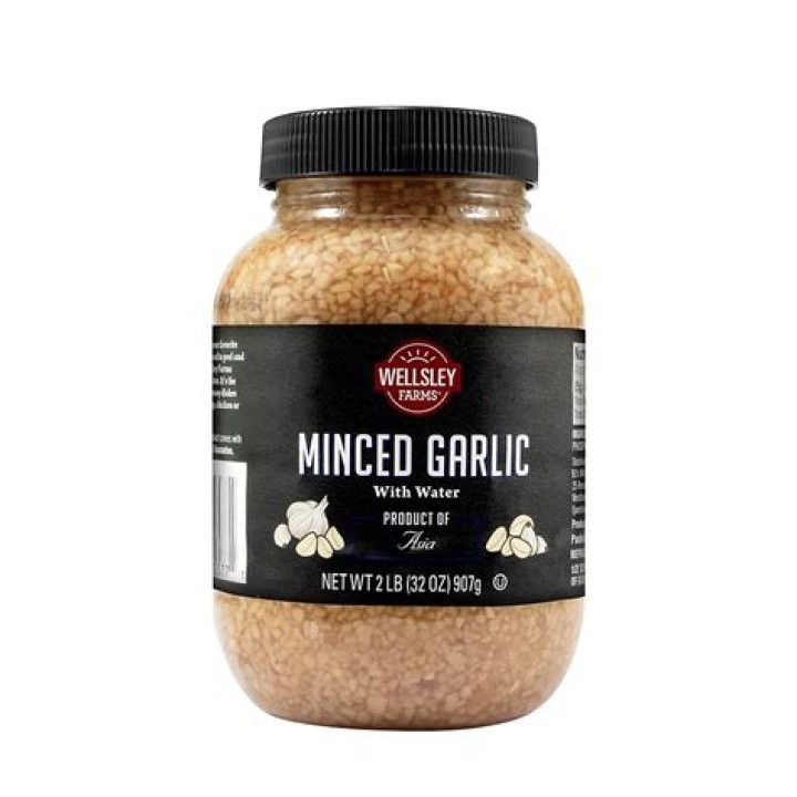 Where is minced garlic in kroger?