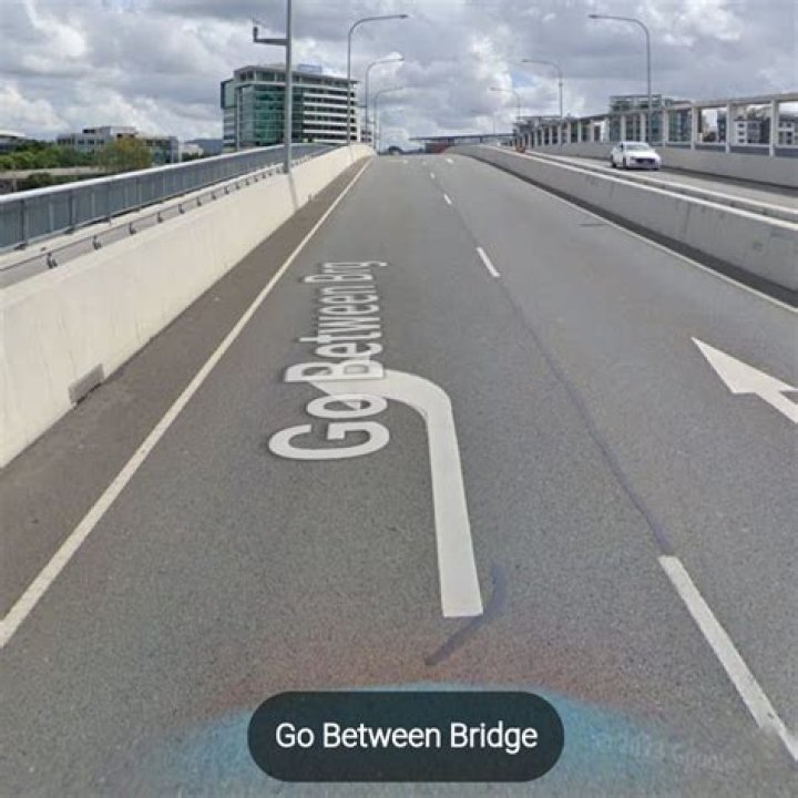 Where is the go between bridge?