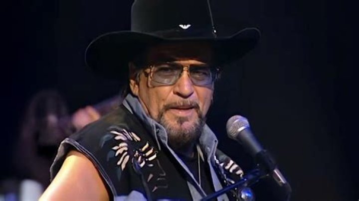 Where was waylon jennings last concert?
