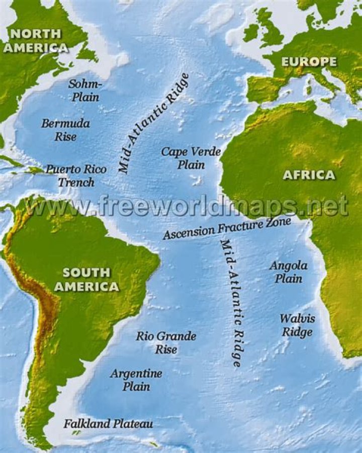 Which countries have coastlines on the atlantic ocean?