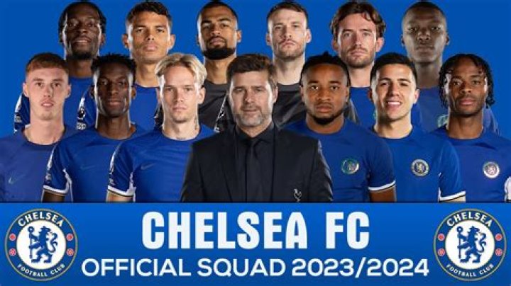 Which defender is chelsea signing?