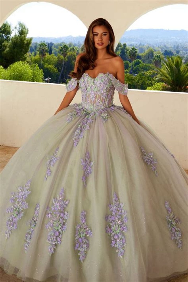 Which is better quinceanera or sweet 16?