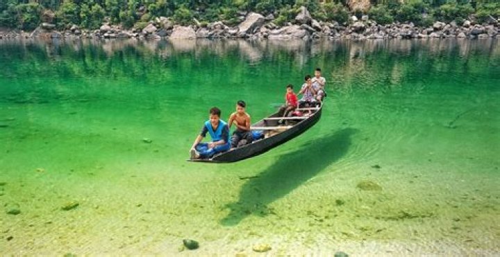 Which is better shillong or gangtok?