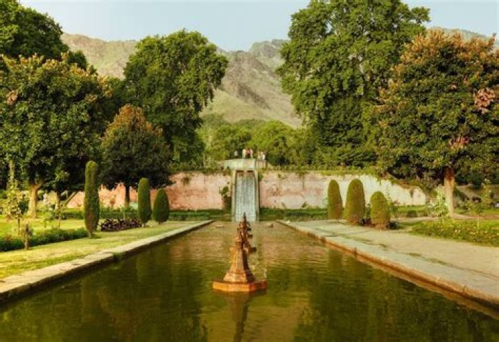 Who built chashma shahi?