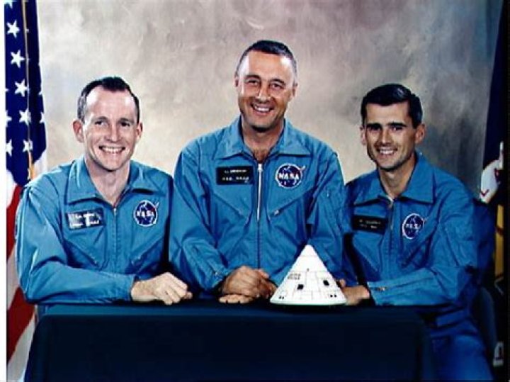 Who died with gus grissom?