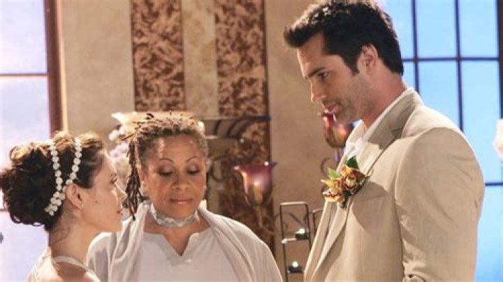 Who does phoebe end up with?