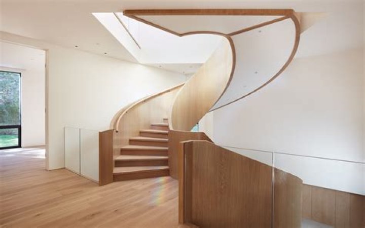 Who invented the balustrade?