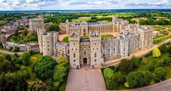Who is in the crypt at windsor castle?