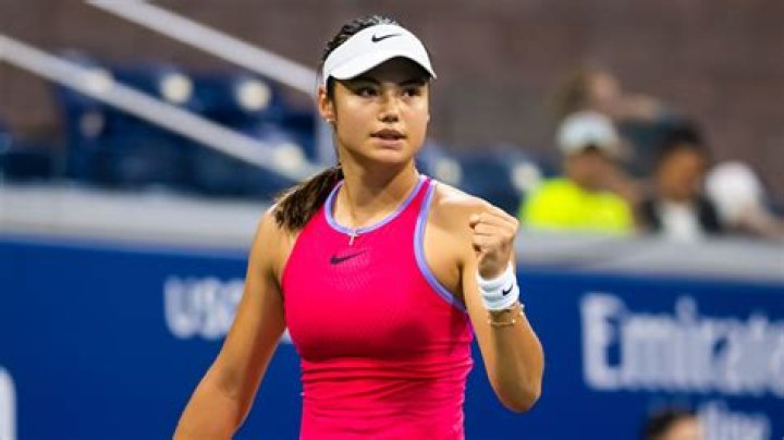 Who is raducanu tennis coach?