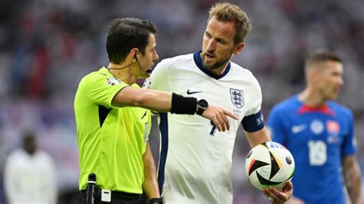 Who is refereeing england v italy?