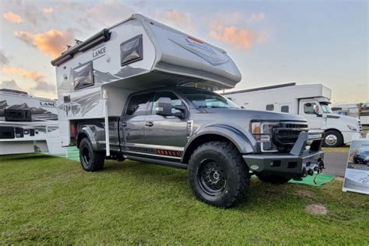 Who makes hemisphere campers?