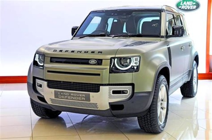 Who mfg land rover?
