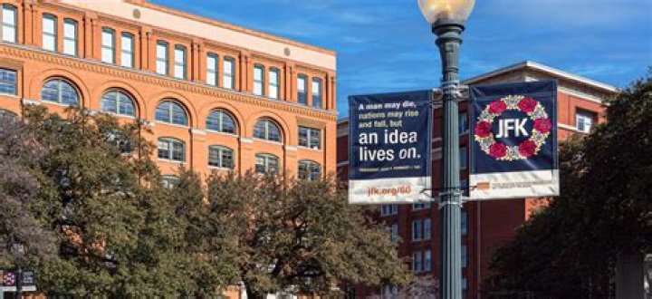 Who owns the sixth floor museum?