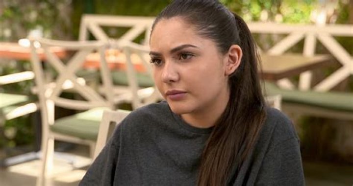 Who raised atiana de la hoya?