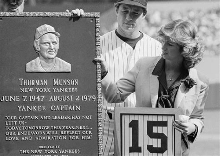 Who replaced thurman munson?