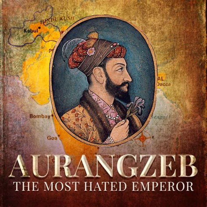Who was the courtier of emperor aurangzeb?