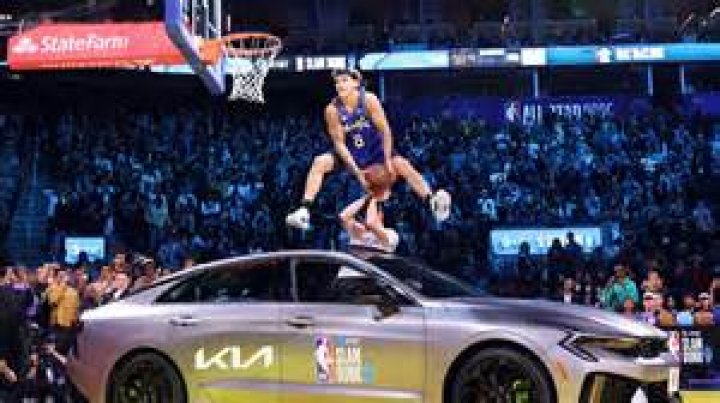 Who won dunking contest 2021?