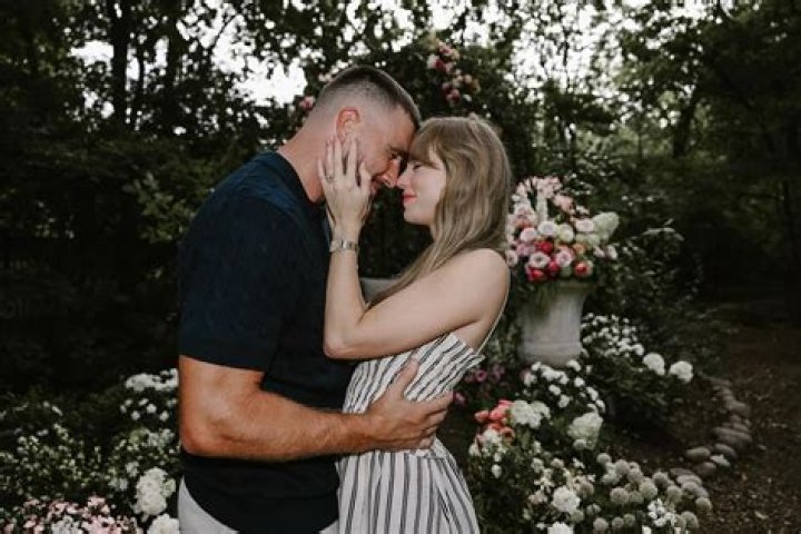 Whos kelly dodd engaged to?
