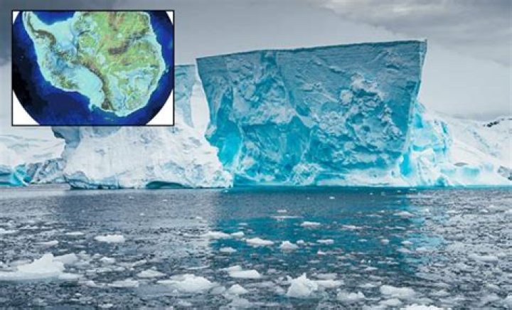 Why antarctica is called the white continent?