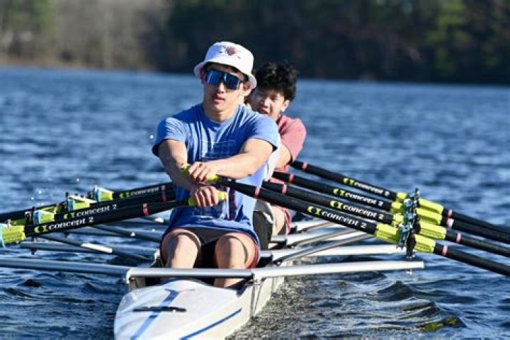 Why are coxswains so small?