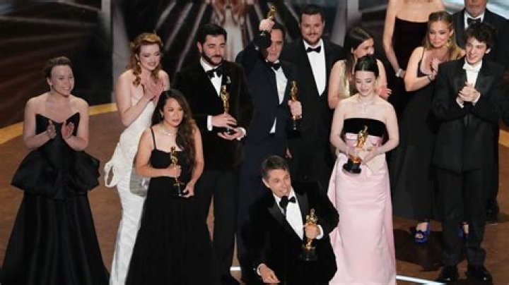 Why are oscars hostless?