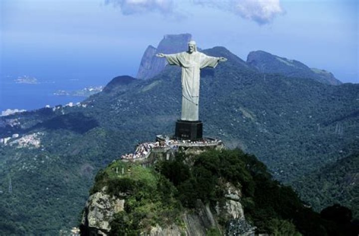 Why christ the redeemer was built?