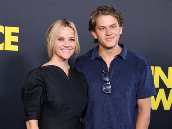 Why did reese witherspoon change her name?