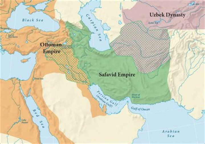Why did the safavid empire eventually decline?