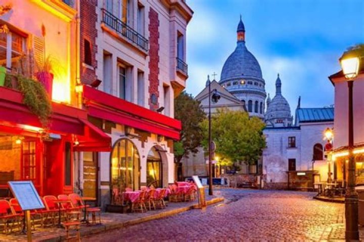 Why is montmartre famous?