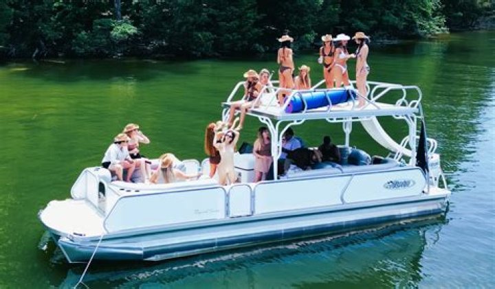 Why is pontoon called pontoon?