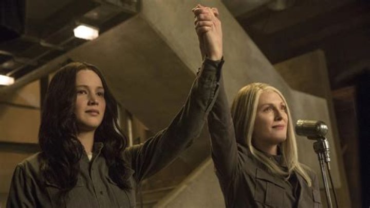 Why katniss kills coin?