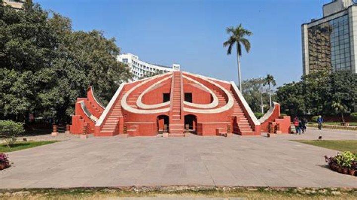 Why modern sundial was built?