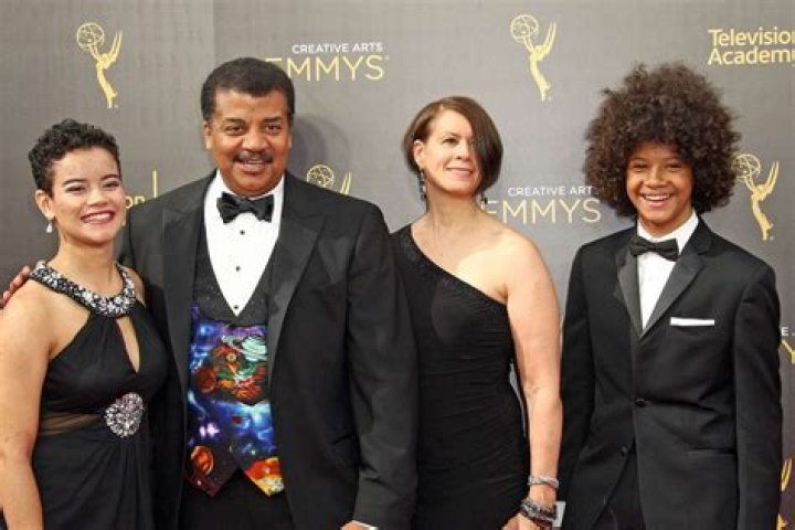 Why neil degrasse tyson is famous?