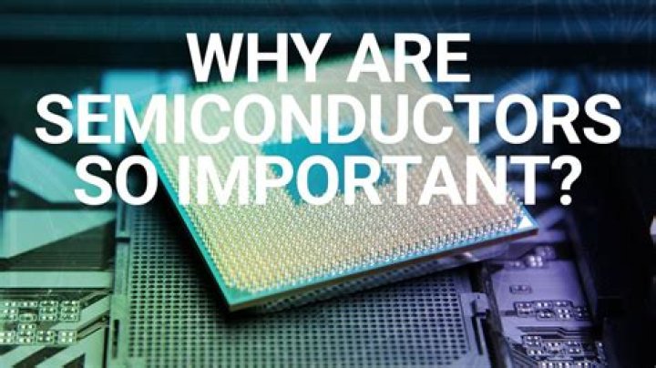 Why semiconductors are electrically neutral?