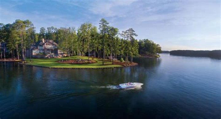 Why was lake oconee created in 1979?