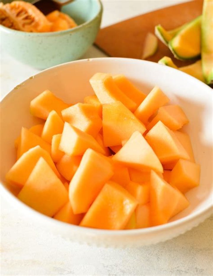 Will cantaloupe ripen on the counter?
