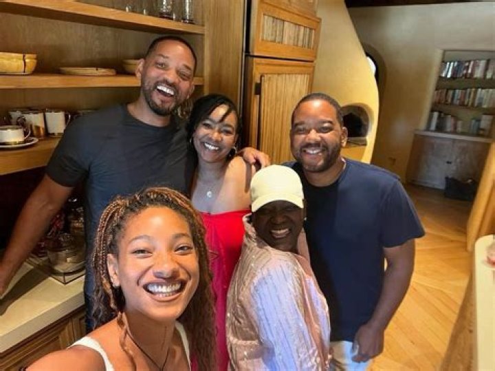 Will smith twin brother and sister?