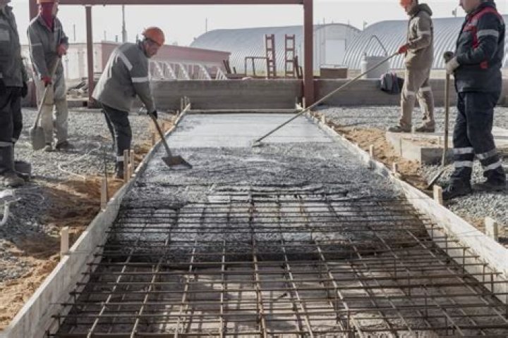 Will sugar stop concrete from setting up?